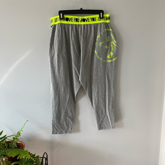 ZUMBA FITNESS | grey pants - Picture 2 of 4